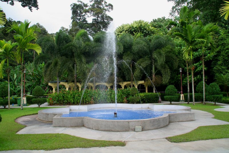 Relau Metropolitan Park fountain