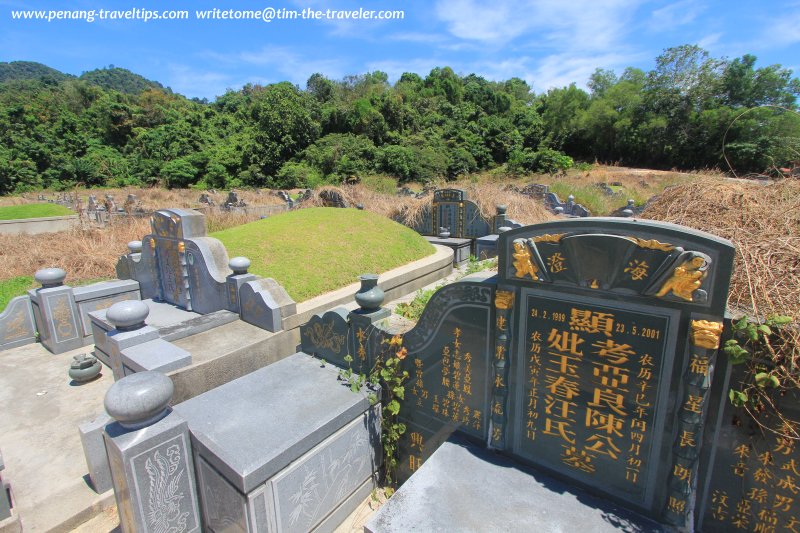 Relau Sepuluh Kongsi Chinese Cemetery