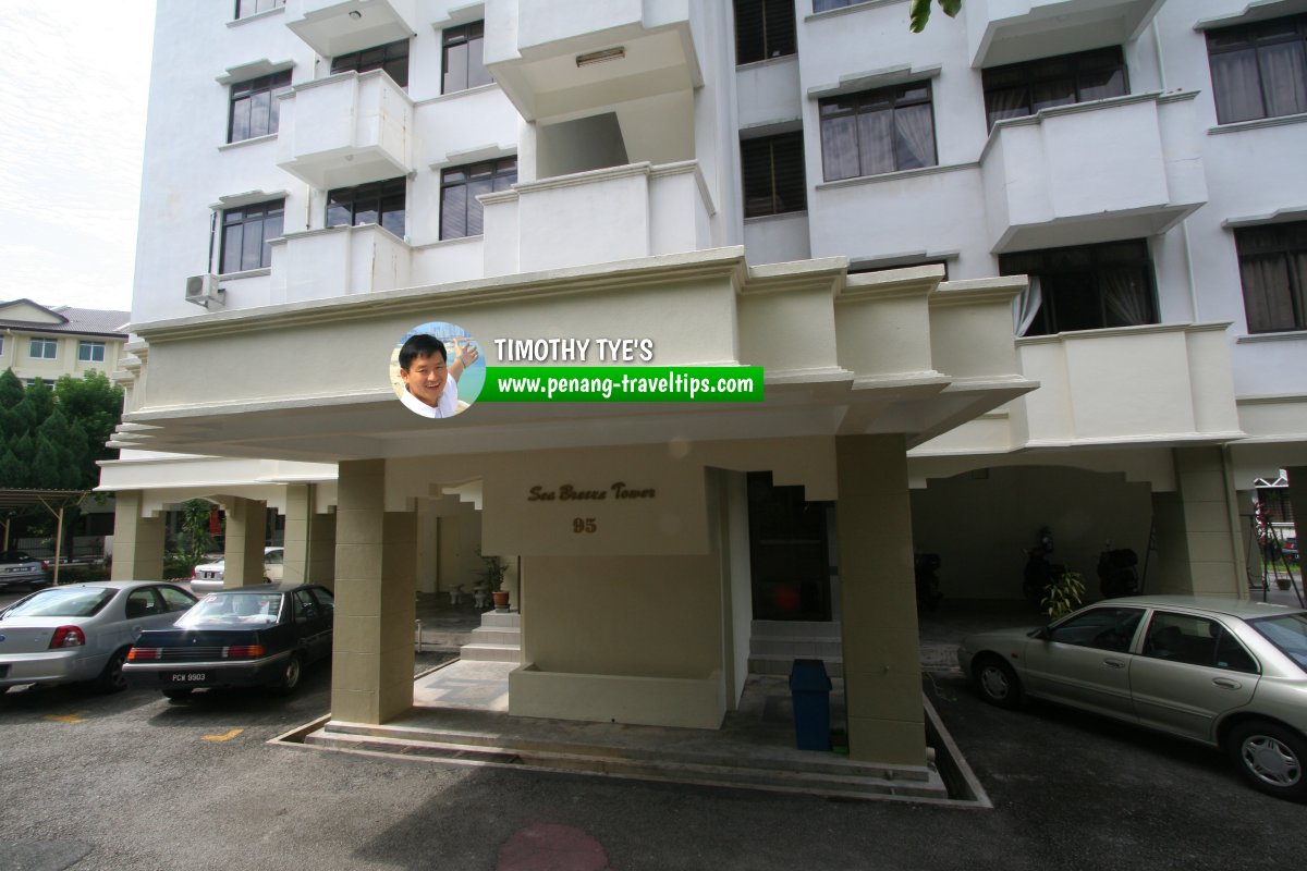 Sea Breeze Apartment foyer