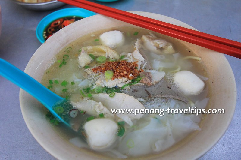 Sky Emperor Chicken Feet Koay Teow Thng