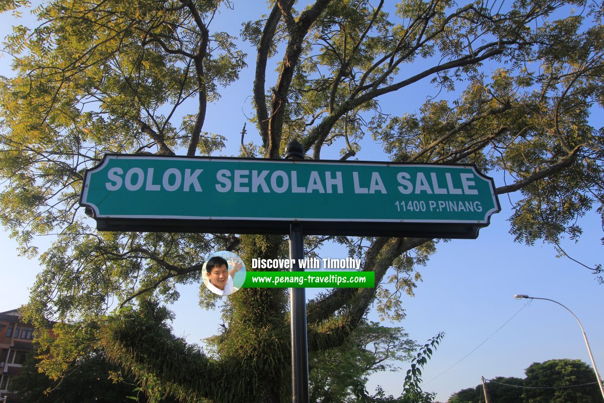 Solok Sekolah La Salle road sign