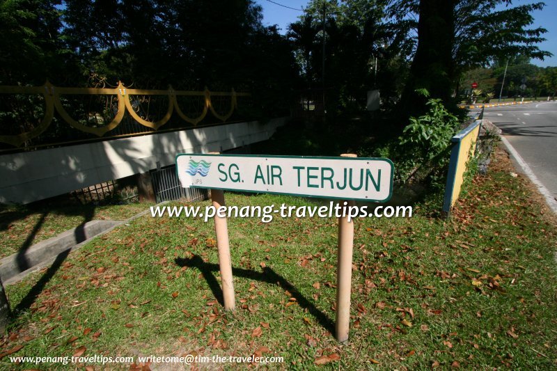 Sungai Air Terjun signboard near Seri Mutiara