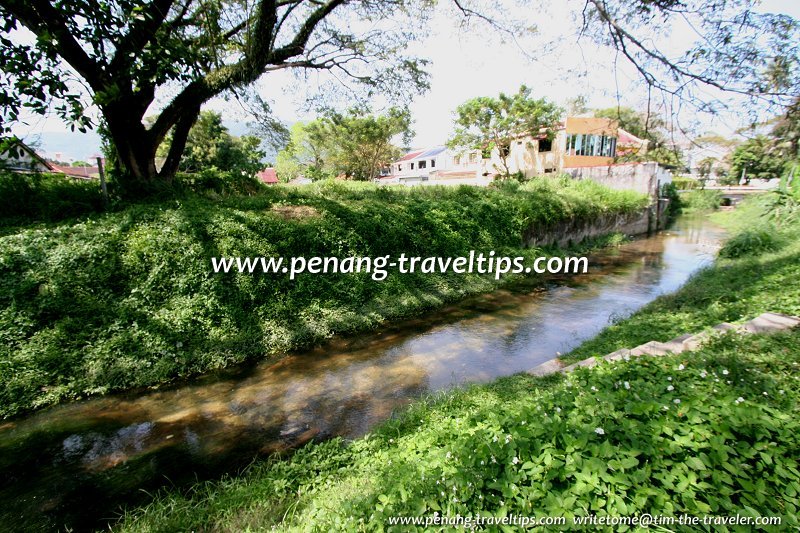 Sungai Air Terjun