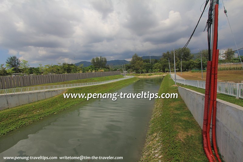 Sungai Gelugor entering The Light Waterfront