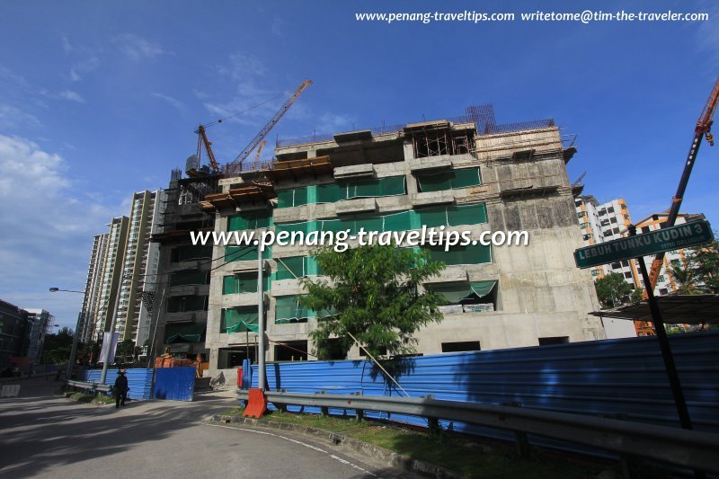 Vertiq Condominium under construction